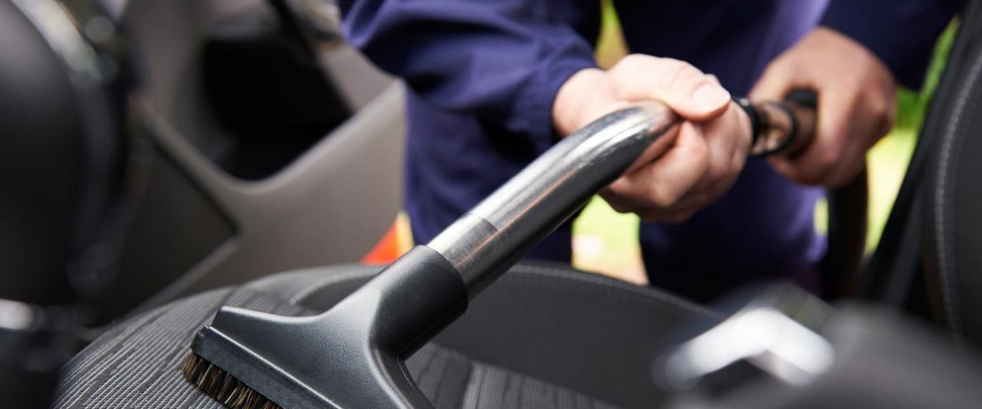 How much do mobile car valeters earn uk?